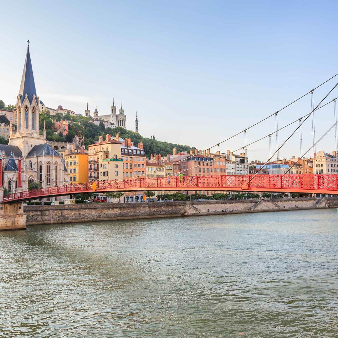 TOP 10 des balades autour de Lyon sans voiture | Trainline