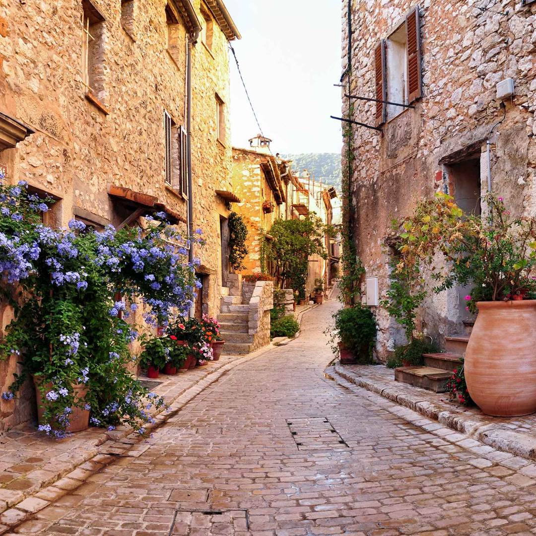 Les plus beaux villages de Provence à visiter : TOP 5 | Trainline