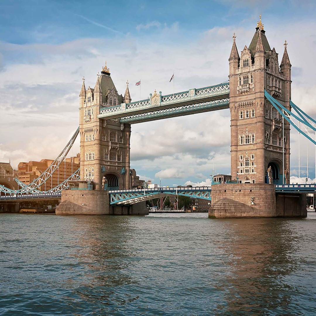 Visiting Tower Bridge in London | Trainline