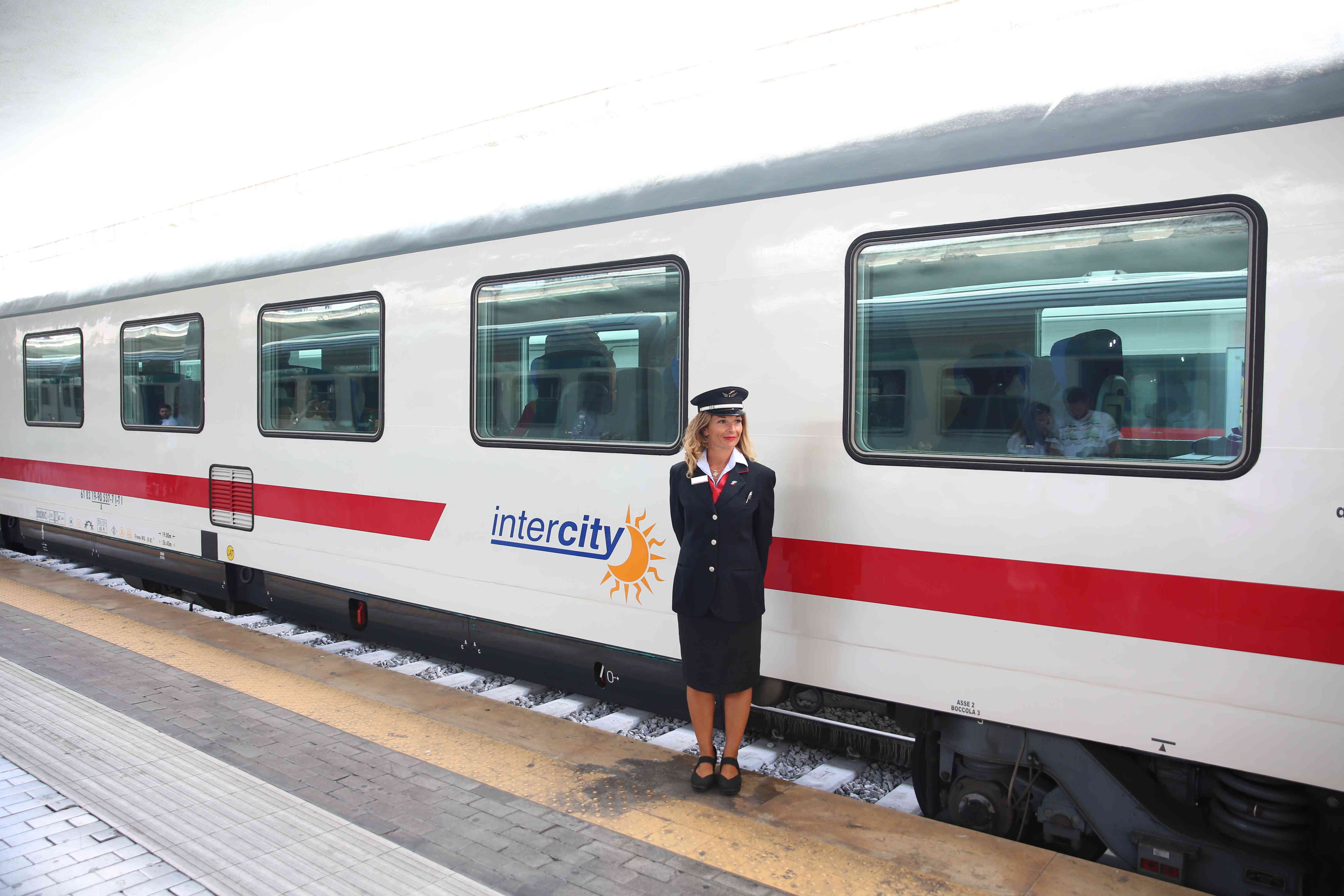 Treni Intercity Prima Classe | Servizi, vantaggi e biglietti | Trainline