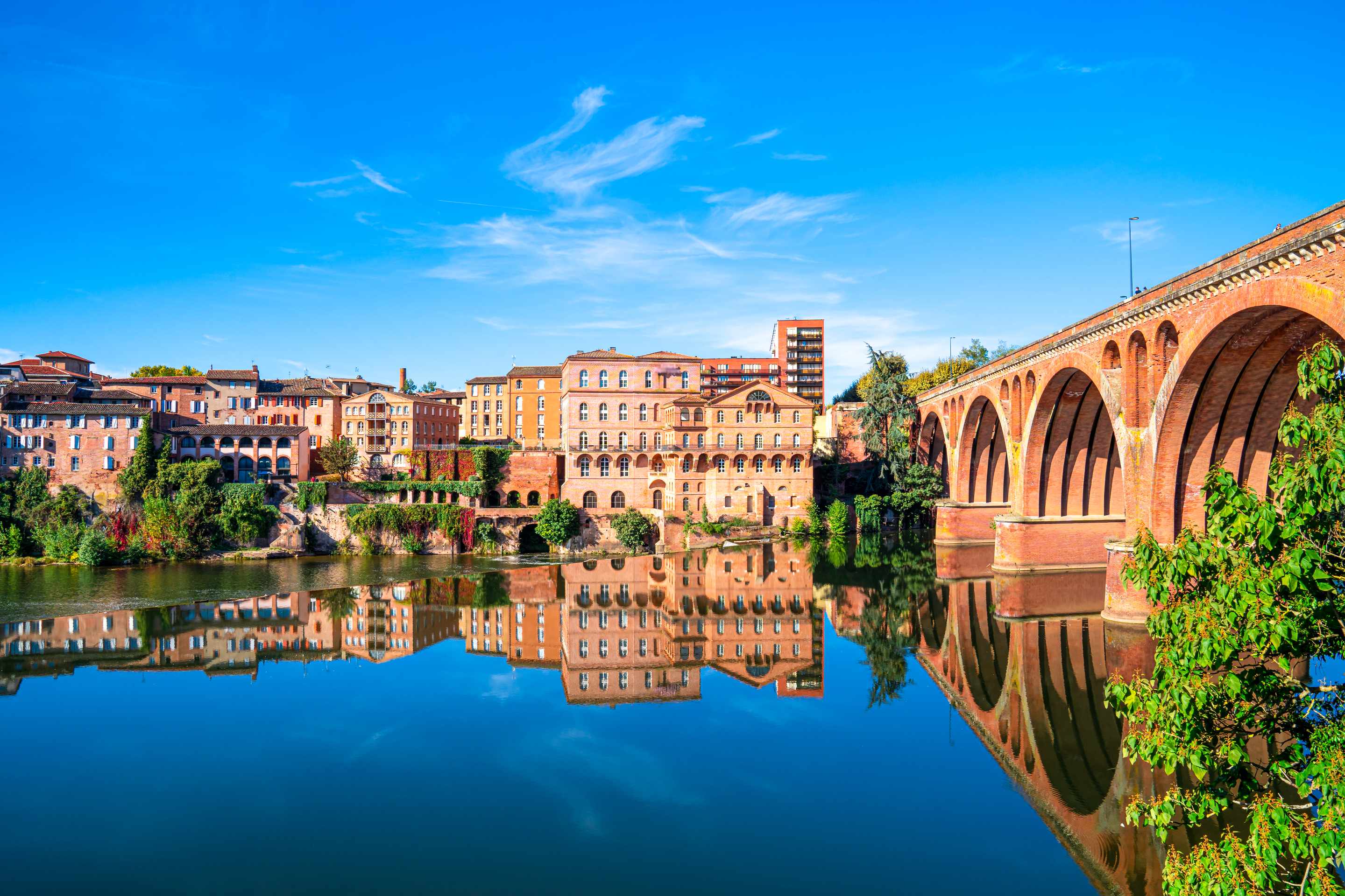 Barcelona to Toulouse by Train from 59.55 Times Cheap Tickets