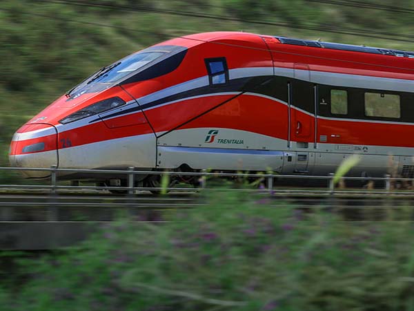 Intercity e Trenord | Treni Fidenza - Milano Centrale da 9,90 € | Trainline