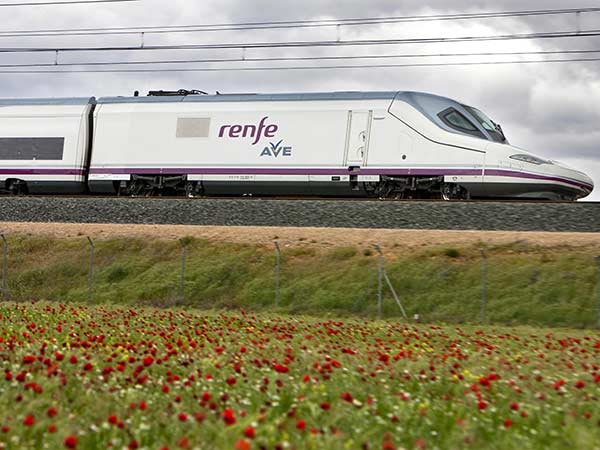 Barcelona to Valencia by train from £11.56 | Renfe Tickets | Trainline
