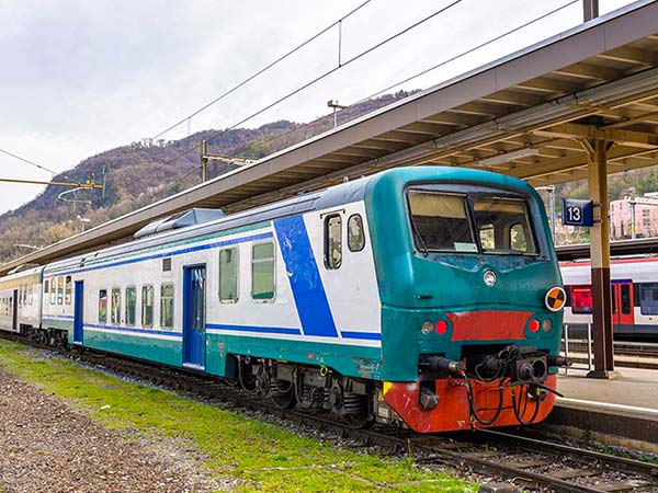 Trenord | Treni Milano - Varese da €5,60 | Trainline